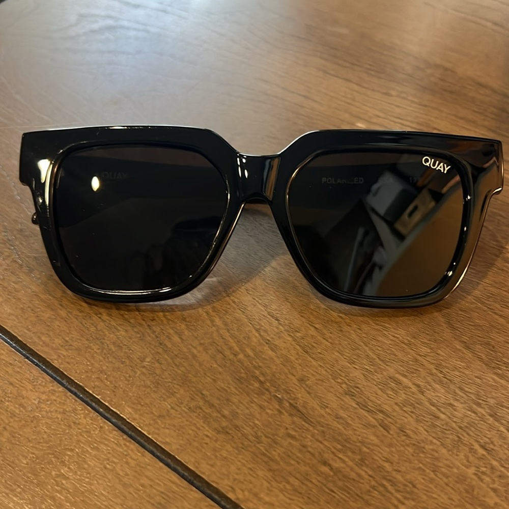 Quay sunglasses.  Excellent condition. Sunglass case included